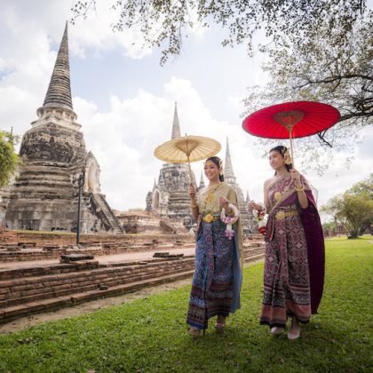 asian-beautiful-wearing-thai-traditional-dress